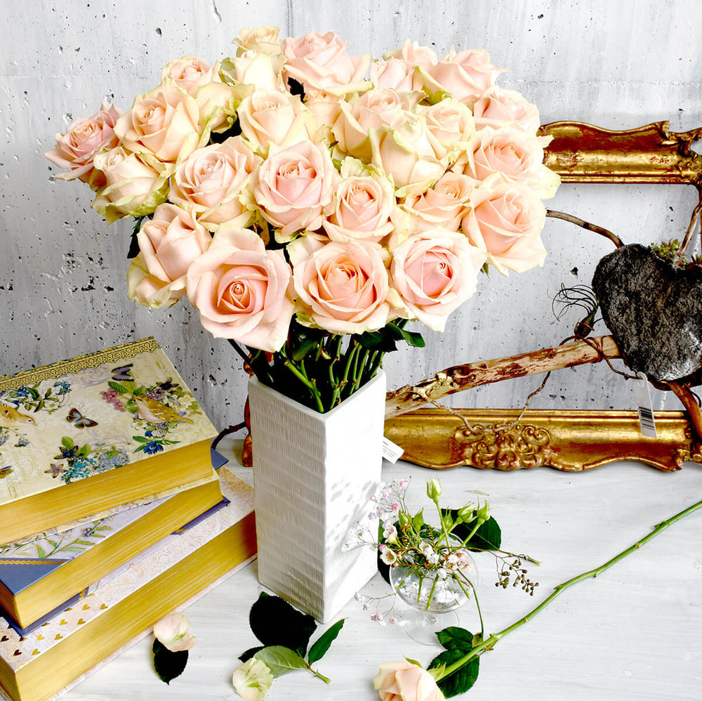 Chic and trendy rose flower arrangement for Vancouver delivery | Burnaby Florist Adele Rae