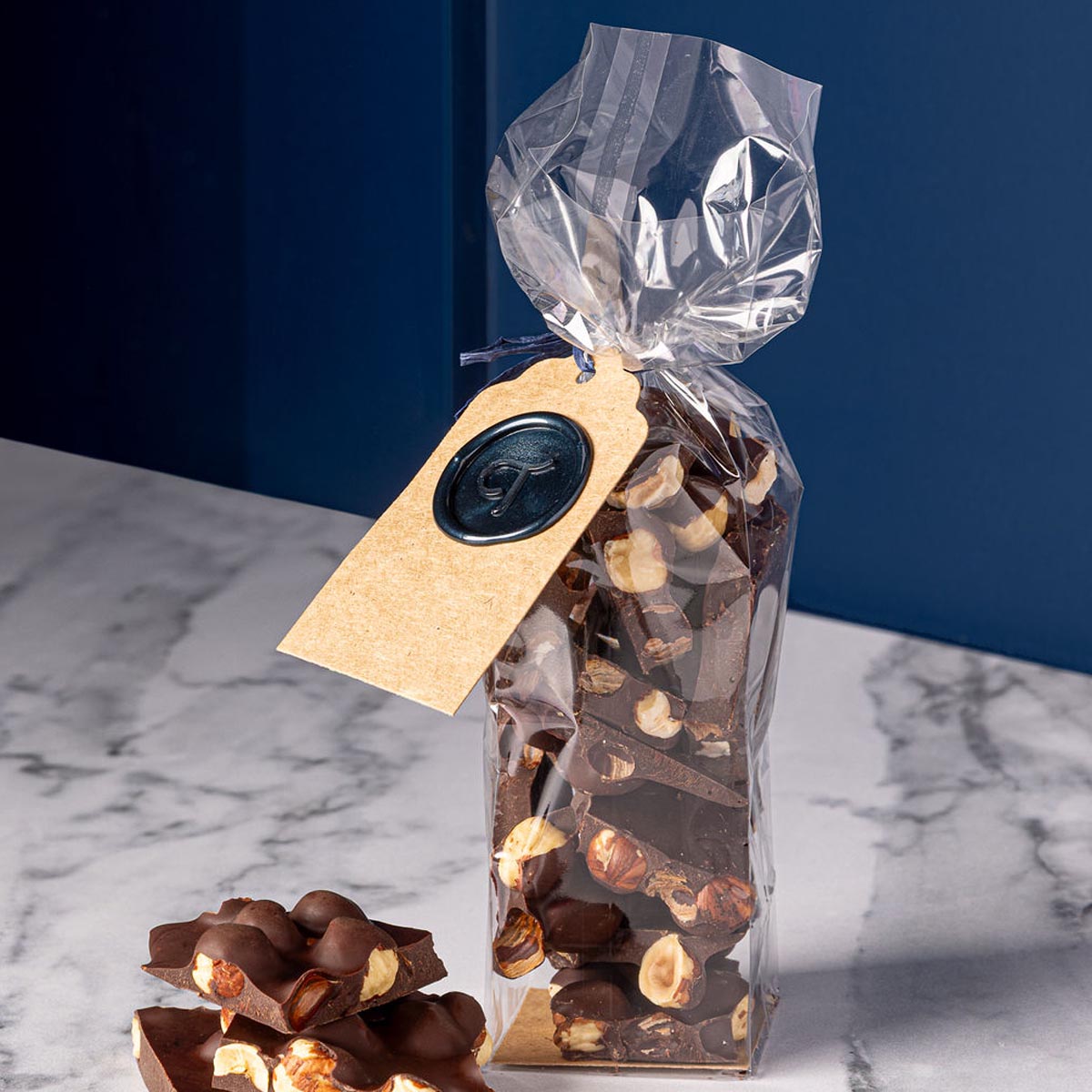 Dark Chocolate & Hazelnut 150 g. (CH2015)