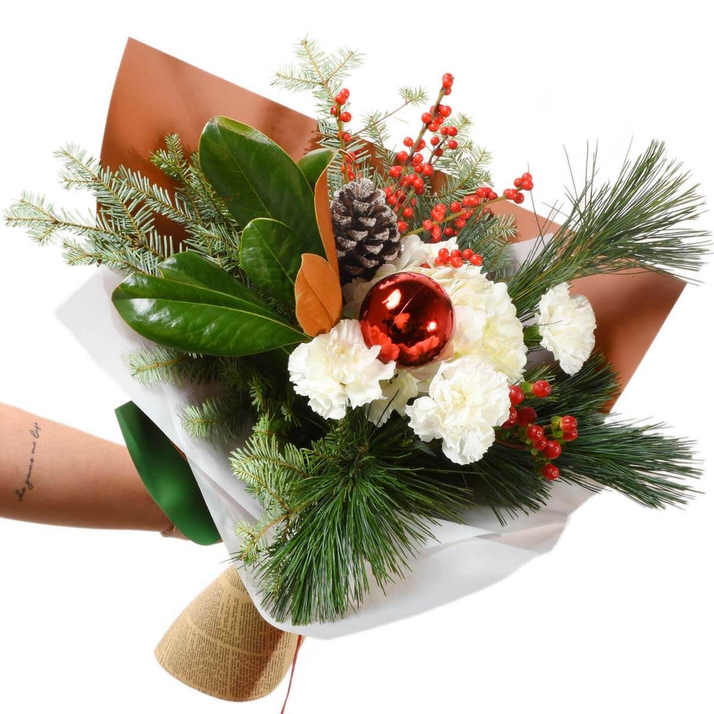 Magnolia Christmas Bouquet (AR4093)