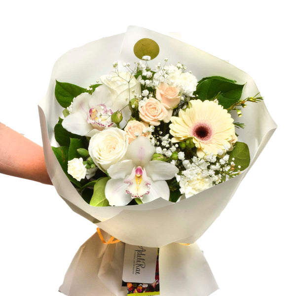 Bouquet d'anniversaire « Vœu sur un blanc » (AR2261)